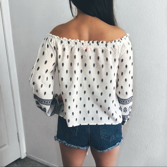 🔻SALE Last (M) • Kara Off Shoulder Top - Picture 6 of 8